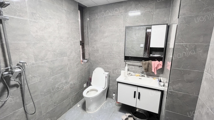 天伦湾高档社区 南北通透人车分流 宽楼间距 采光好-卫生间A