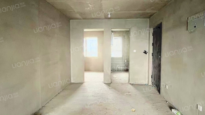 钻石商圈  838车站  紫悦华庭一期的 好楼层  三居室-餐厅