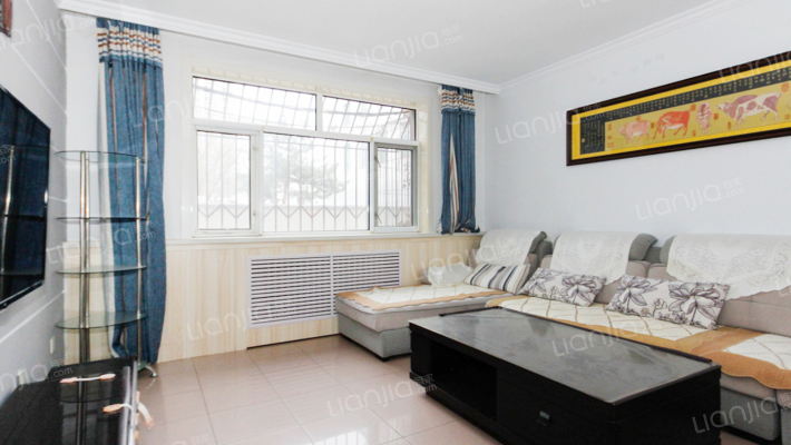 回收公司家属楼二手房实景图