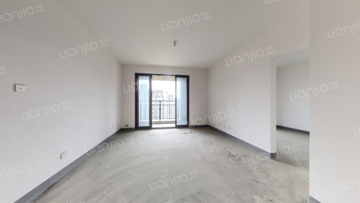 澜颂奥府二手房实景图