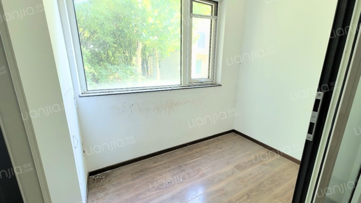 高铁板块，联排别墅，下沉花园，私家车库-厨房