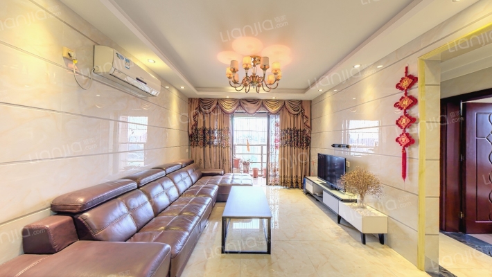 鸿晖依岸康堤二手房实景图