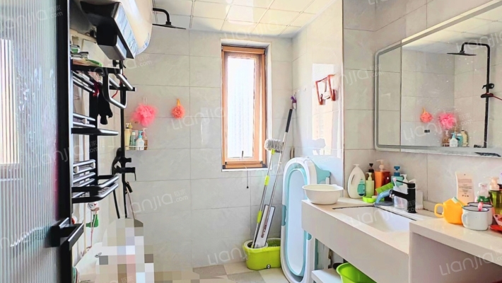 南北大三居，总价低，房本满二，税费少，-卫生间A