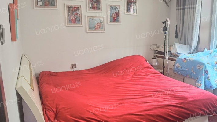 838沿线，70年代产权，板楼得房率高，公摊小。-卧室A