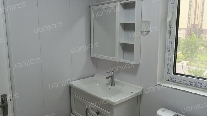 南北通透，精装修，成熟社区 ，采光无遮挡-卫生间