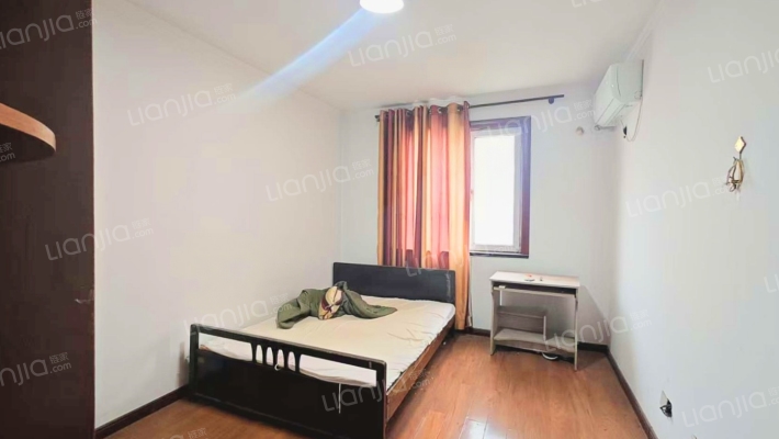 南北通透两居室，中间好楼层，采光好-卧室B