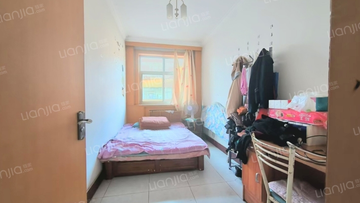 涿州开发区东兴南街南北两居室简单装修满五年-卧室B