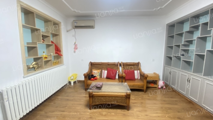 东关税务小区二手房实景图