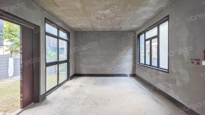 彰泰红树湾翡翠墅二手房实景图