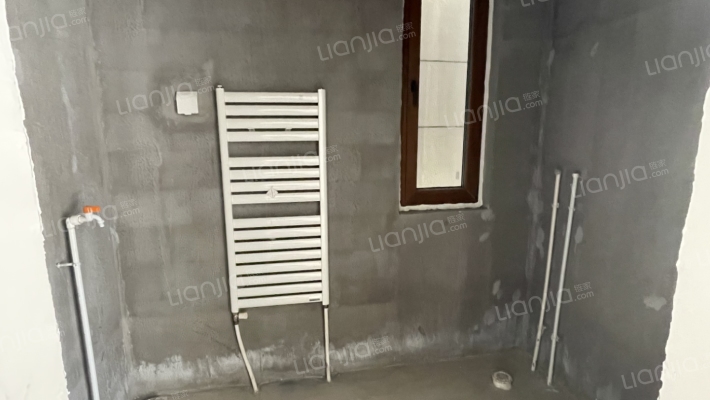 高铁新干线 3室1厅 南 北-卫生间B