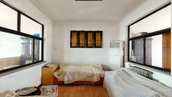 市劳动局宿舍二手房实景图