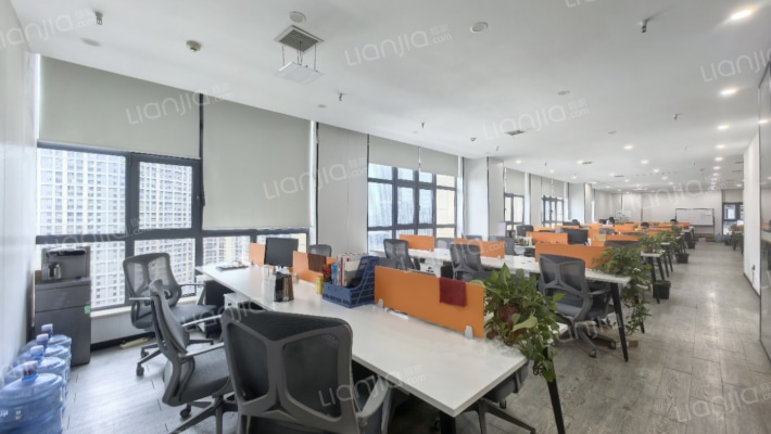 绿地领海大厦二手房实景图