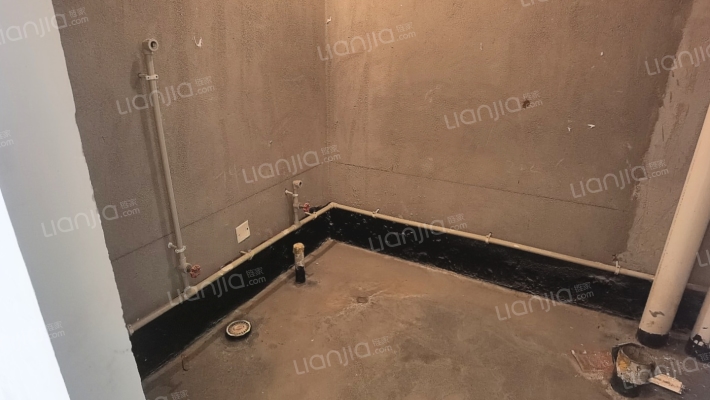 水岸花城 2室2厅 南-卫生间