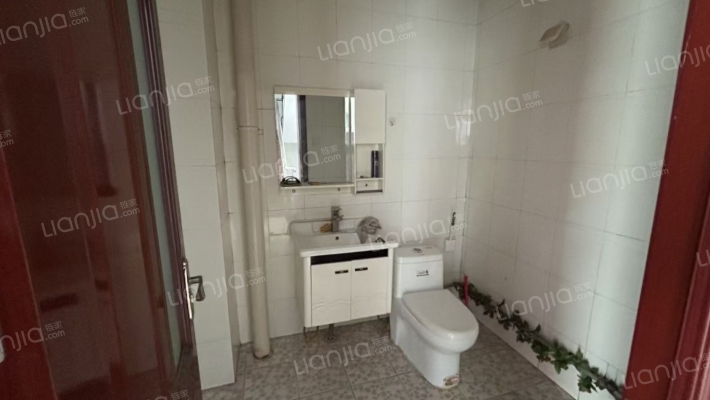 长天小区 6室2厅 南 北-卫生间C