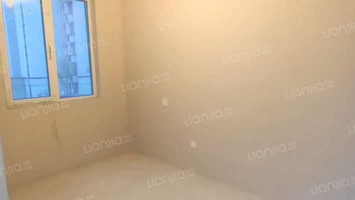 急售铂悦山，大三居，南北向，价格美丽-卧室C