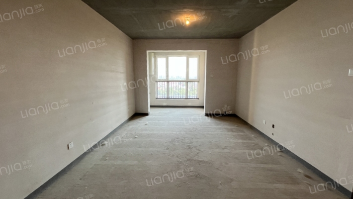 永济公园旁环境优美，大社区交通便利，出行方便-客厅