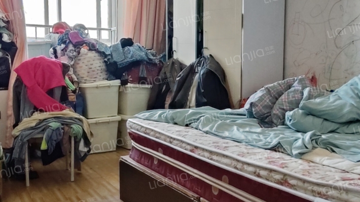 此房满五年， 税低 南北通透三室二厅，板楼公摊面积小-卧室B