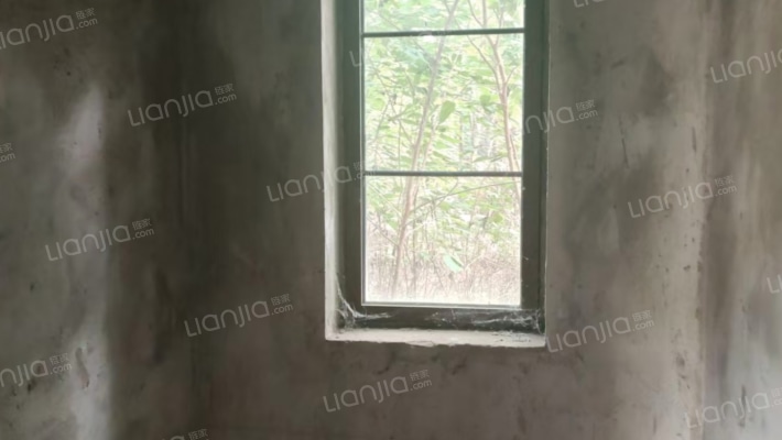 急售   名流丽苑别墅   满五可贷款，毛坯可以自由装修-卫生间B