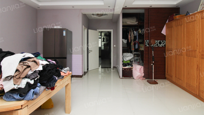 益民小区，三室两厅两卫，小区环境干净舒适，适合居住-卧室C