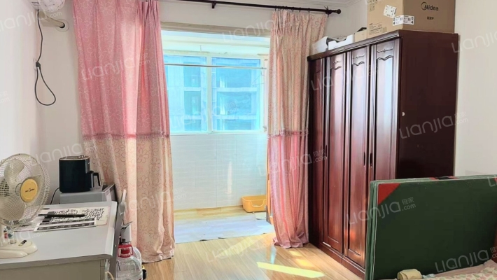 住在这跟老太太跳舞方便了住在广场上的感觉带电体-卧室A