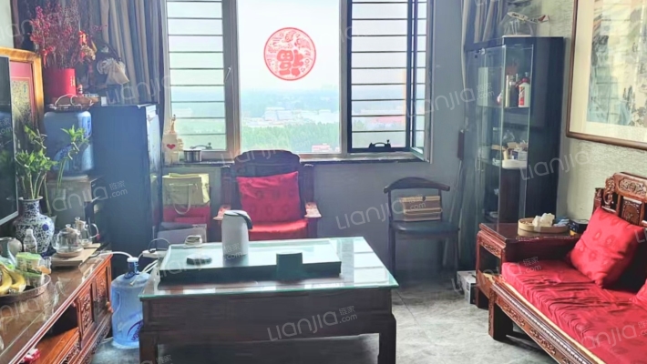 水岸花城，好房源，环境好，交通便利。-客厅