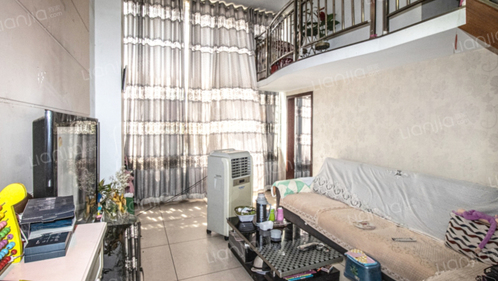 国贸大厦二手房实景图