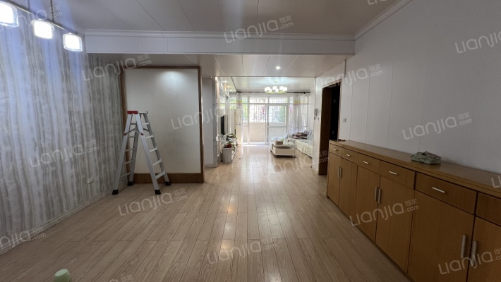 龙胜小区二手房实景图