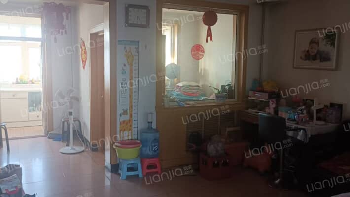 市一职中学住宅楼二手房实景图