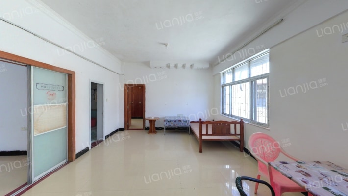 龙兴公寓二手房实景图