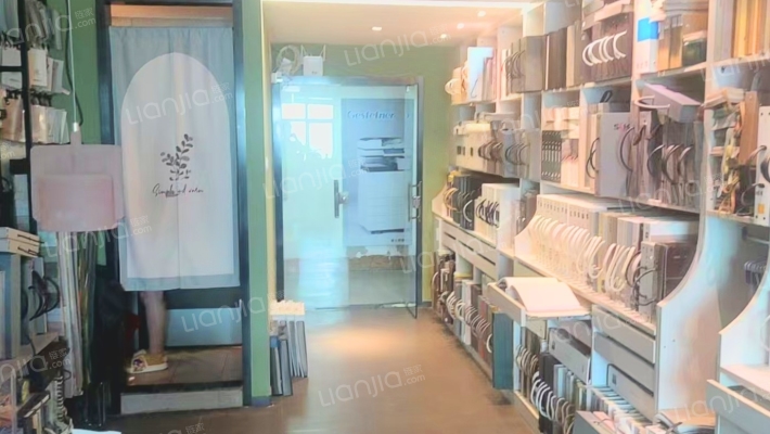 汇多利装饰材料市场二手房实景图