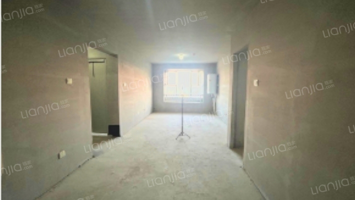 格局好 电梯房 集中供暖 107国道旁出行方便-客厅