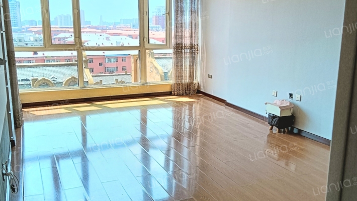 华龙金城二手房实景图