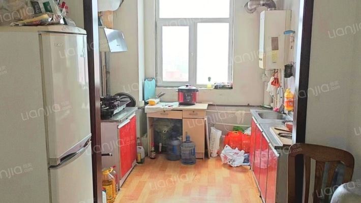 房本满五 三阳户型 采光充足有装修-厨房