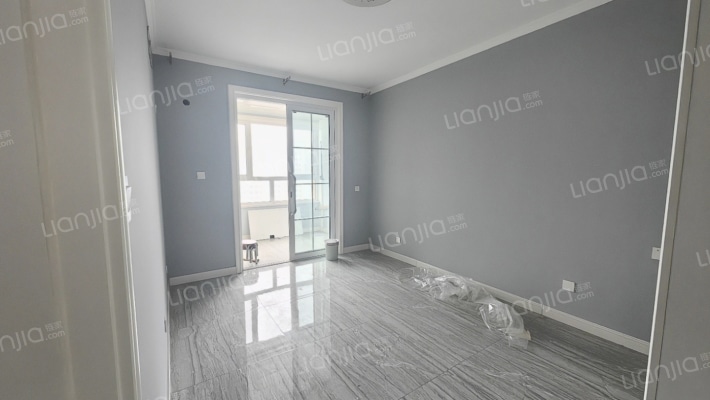 新星小区二期全阳户型，带车位和地下室，精装拎包入住-卧室B