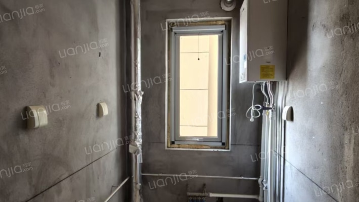 急售三利朝南两居室，毛坯满二，价格美丽-厨房