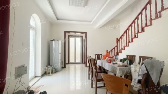 京都颐和城     南北通透   带庭院    交通方便-餐厅