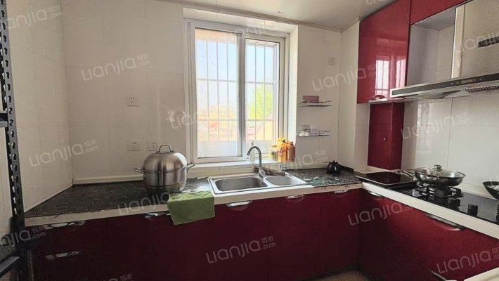 房子干净整洁   格局方正    采光全天-厨房