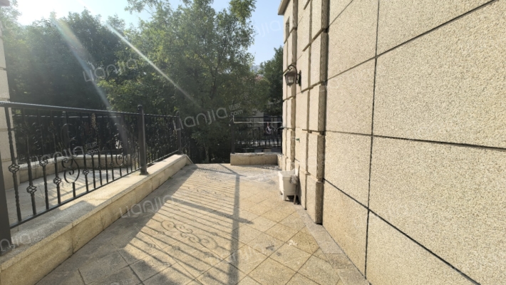 南北通透的联排别墅，品质社区，绿化好，没有遮挡.-露台B