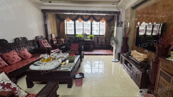 泰河阁小区二手房实景图