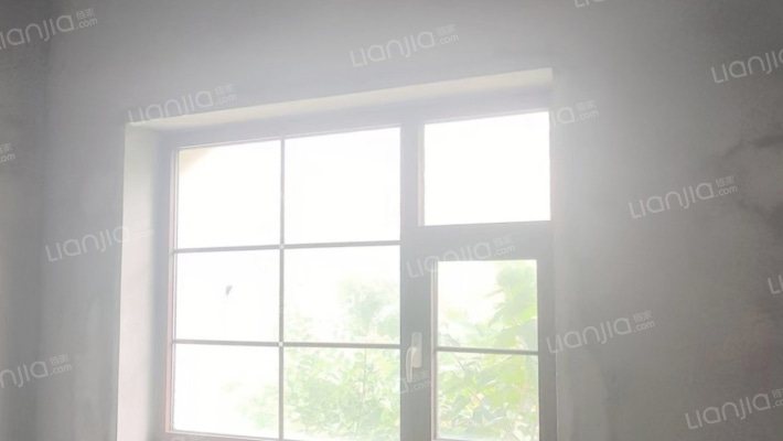 急售   名流丽苑别墅   满五可贷款，毛坯可以自由装修-卧室A