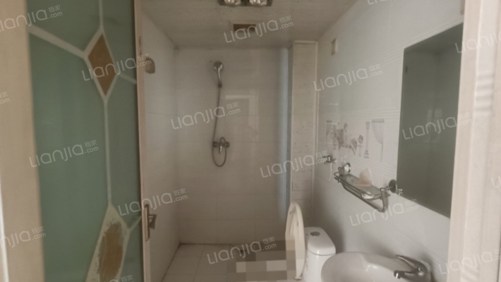 宜佳旺广场旁，出行方便范阳主路交通便利地段优越-卫生间