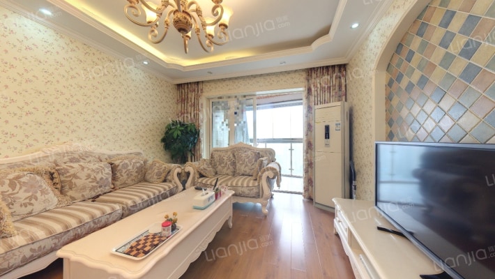 上海城+精装两室一厅+房产证在手-客厅