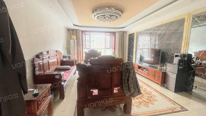 天保青花府 4室2厅 南 北-客厅