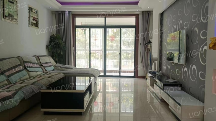 依云法国小城二手房实景图