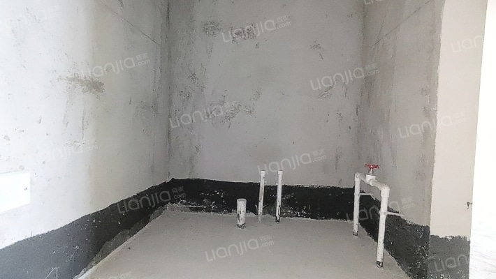 低层二居急售，房本满二，价可议-卫生间