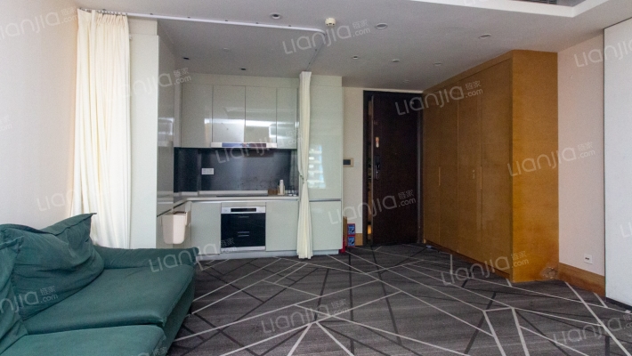 白云绿地中心二手房实景图