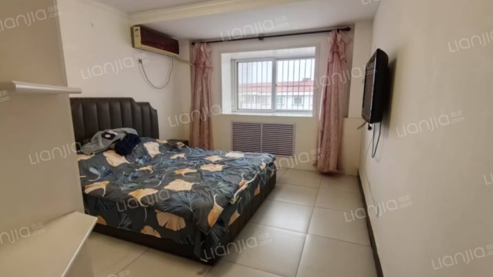 华阳公寓 南北通透大三居户型 带装修-卧室A