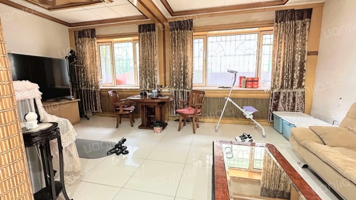 百草路二手房实景图