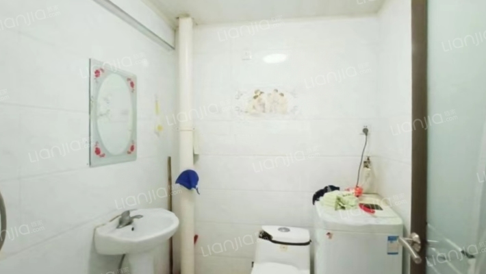 南向正规一居室，采光充足。。。。-卫生间