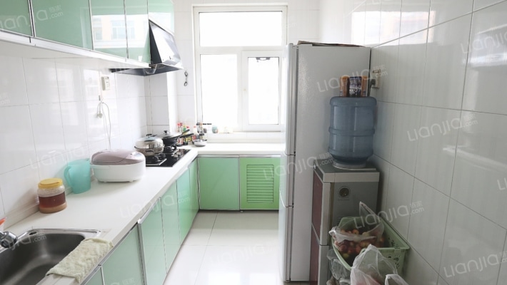 温馨家园  精装修  拎包入住  看房方便-厨房
